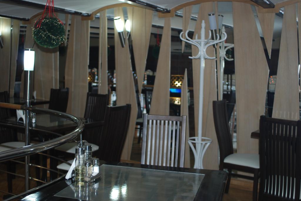Apartment Roman Lviv Exterior foto